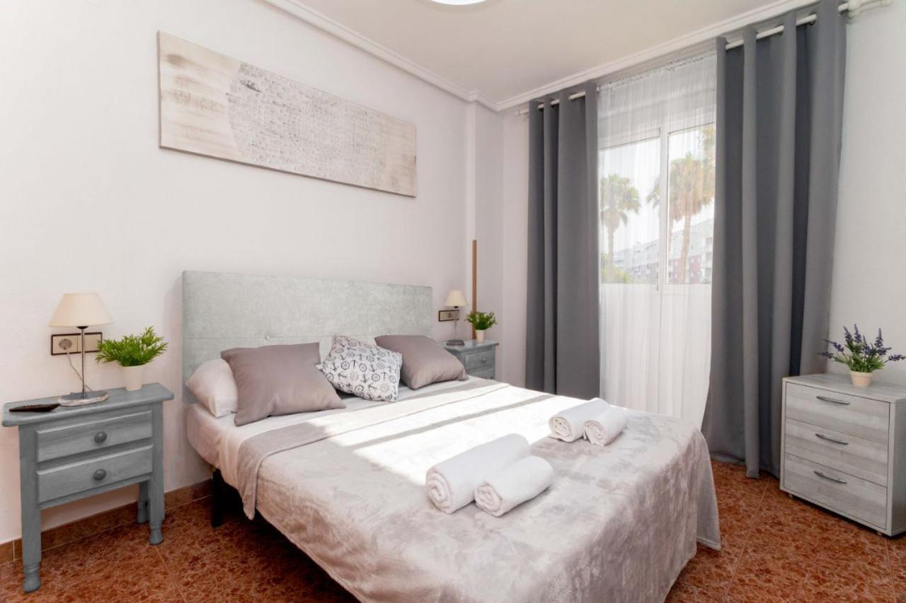 Apartamentos Villa Madrid Torrevieja Esterno foto