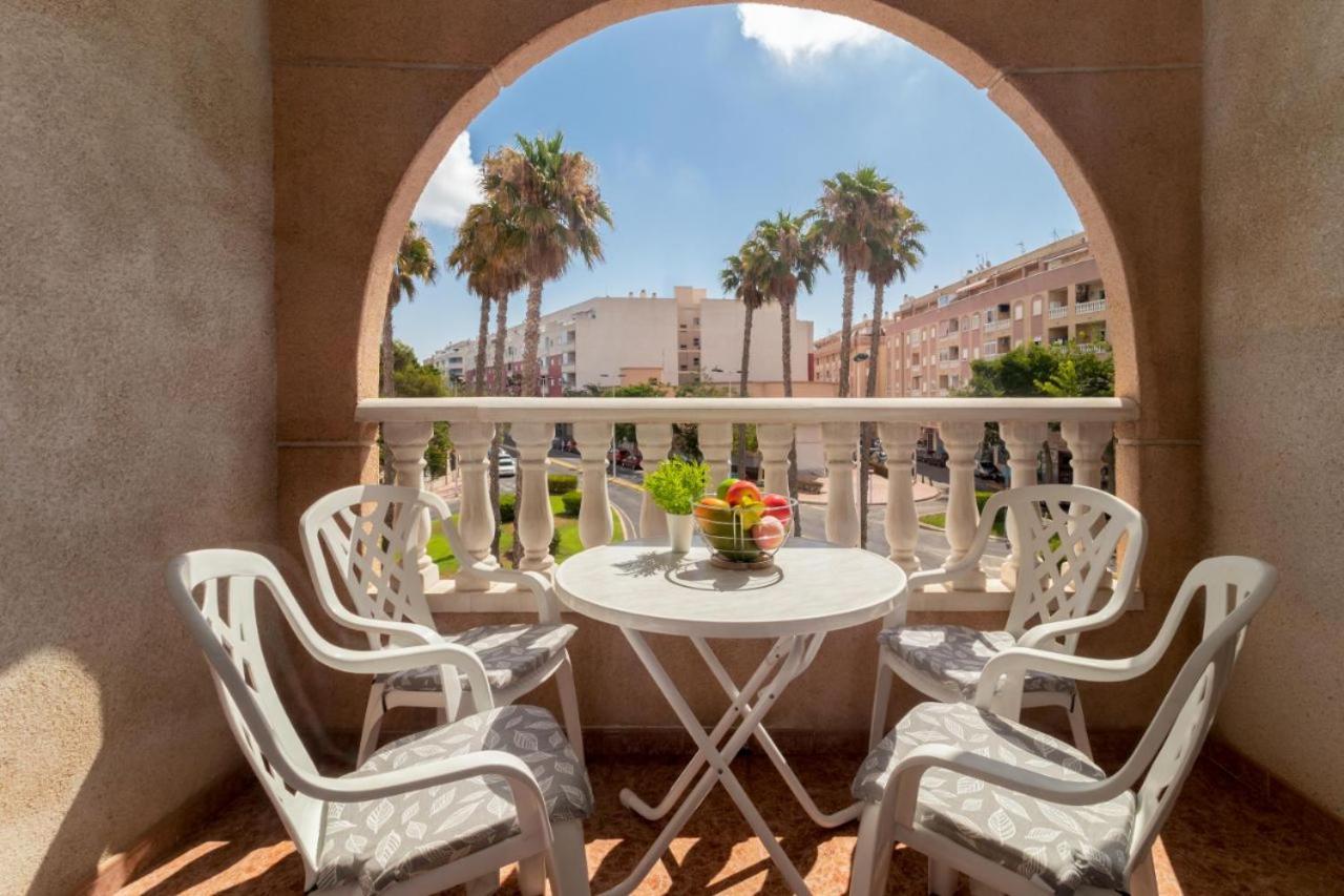 Apartamentos Villa Madrid Torrevieja Esterno foto