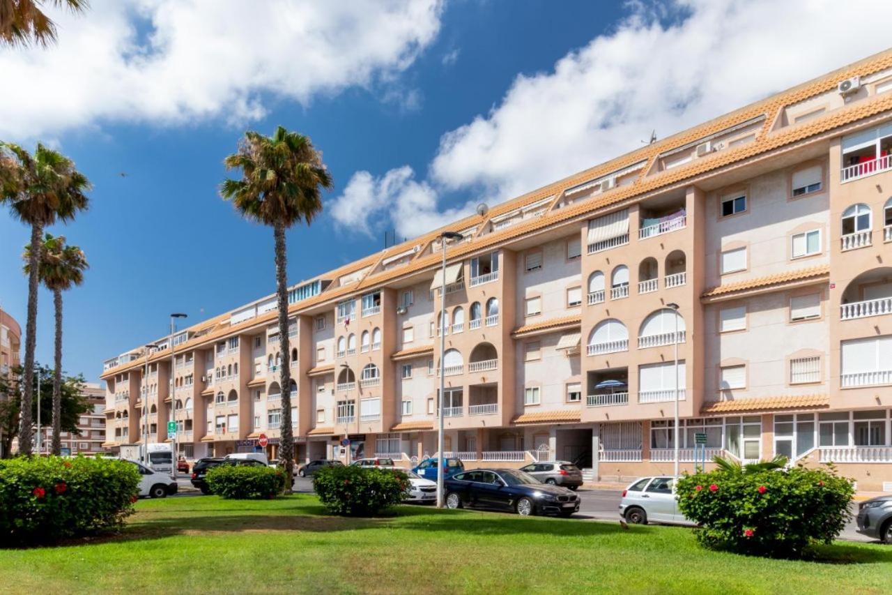 Apartamentos Villa Madrid Torrevieja Esterno foto